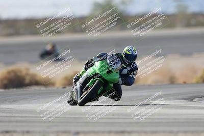 media/Nov-16-2025-Race Pace (Sun) [[8c5fa54630]]/Non Verified Riders (1st 20 Minutes)/1-Turn 14 (10am)/